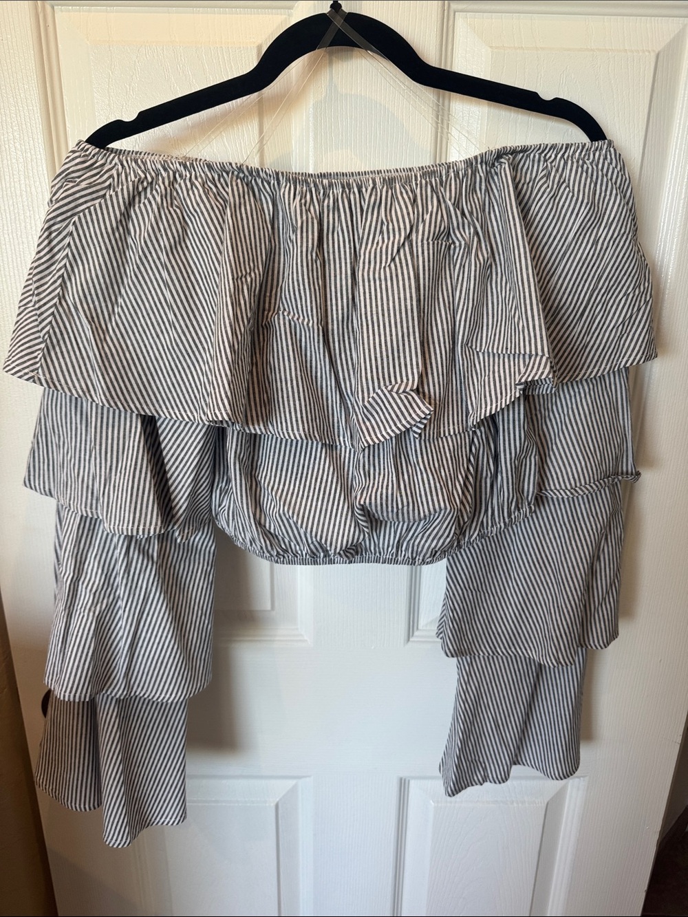 Savanna Jane Grey & White Striped crop with layered sleeves